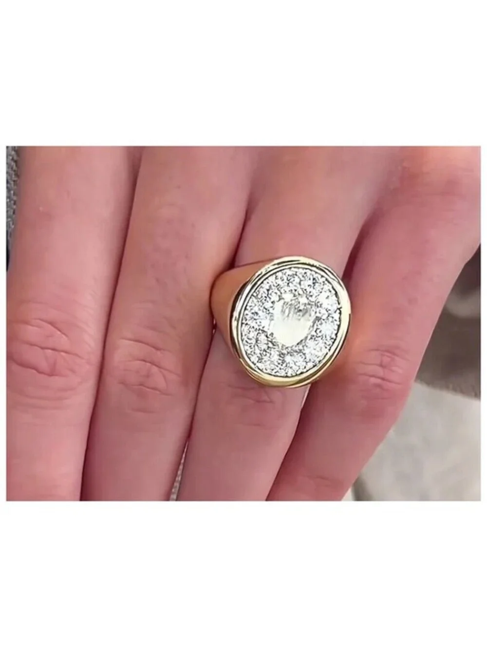 Pigeon egg - Ring - Gold - CZs - Size 9